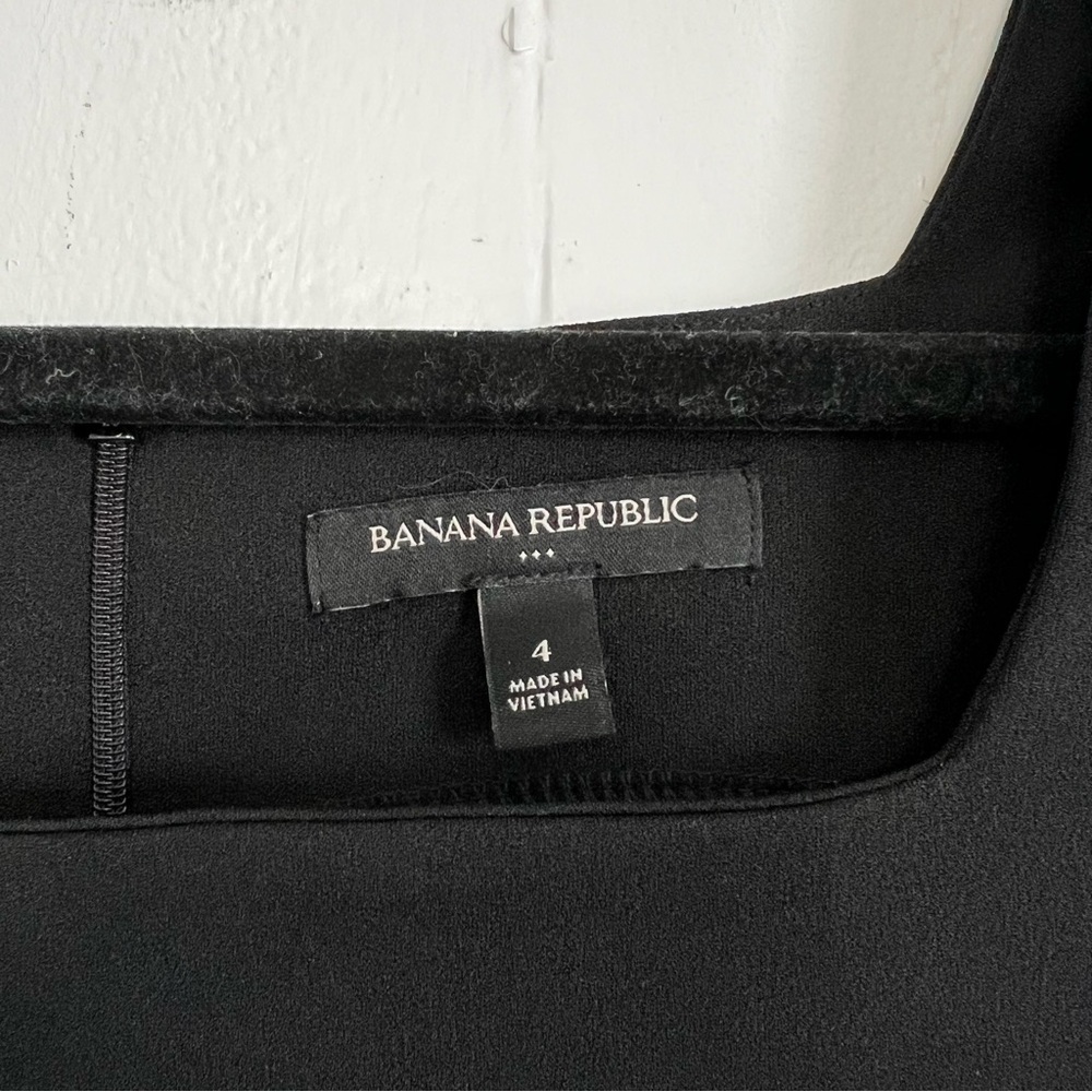 70. Banana Republic Dress Square Neck Black Cap Sleeve Ruffle Hem 4 Small - Picture 2 of 5